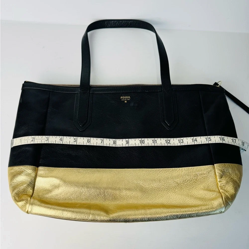 Fossil Leather Shopper Tote in gold/black